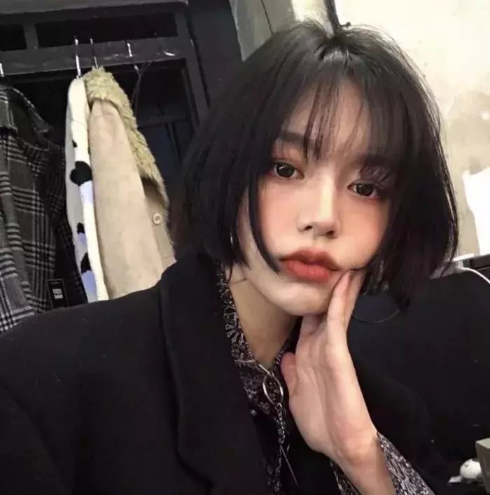 艳女新装